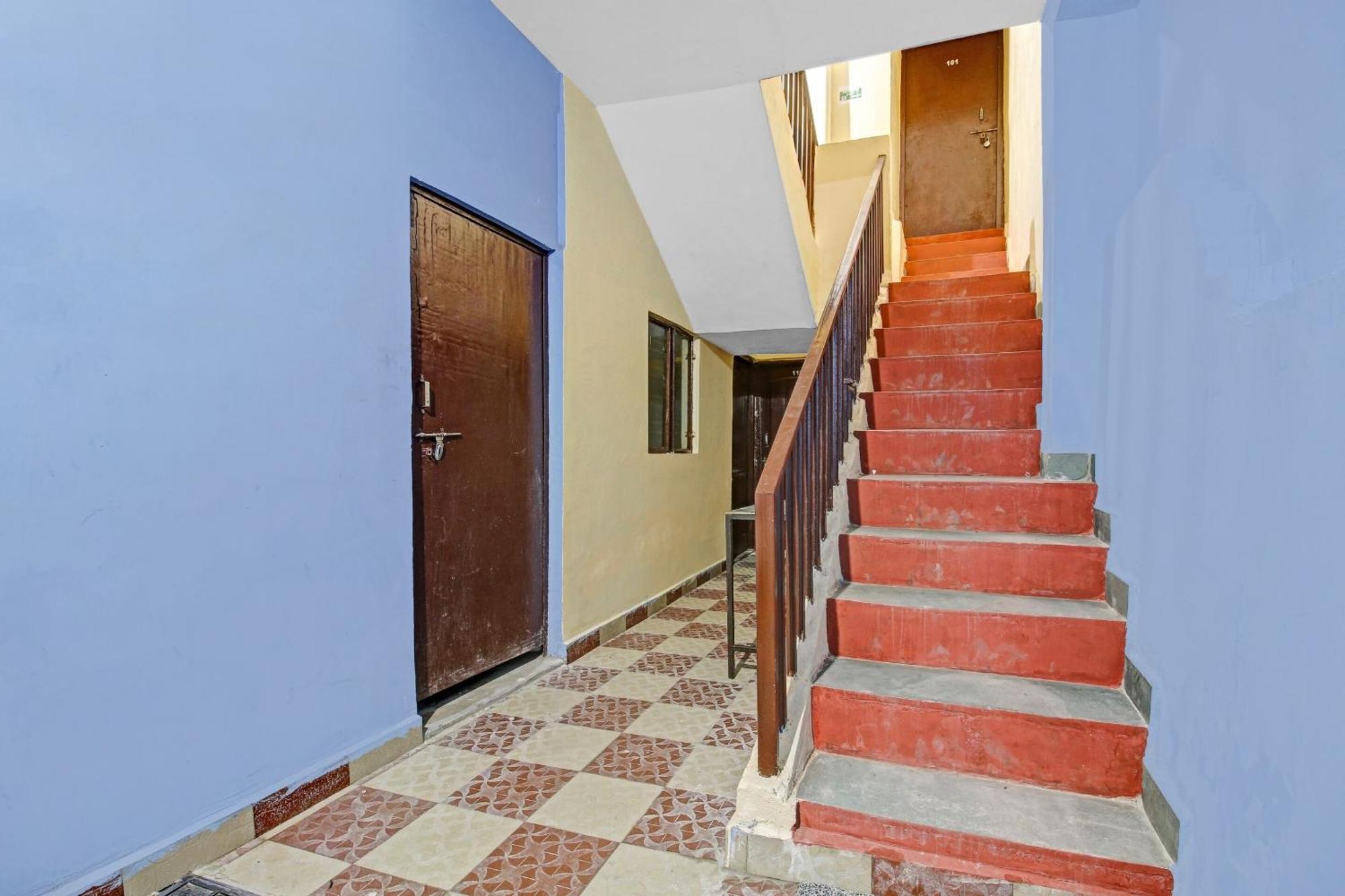 Hotel O Red N Blue Bhopal Exteriör bild